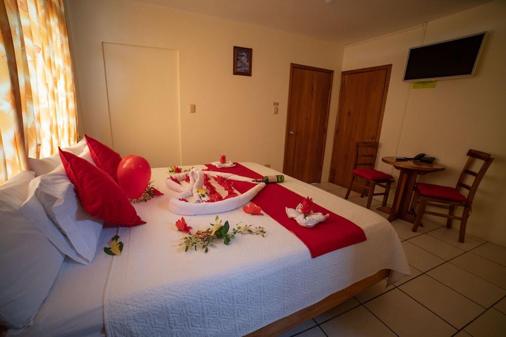 Hotel Red Booby Puerto Ayora  Bagian luar foto