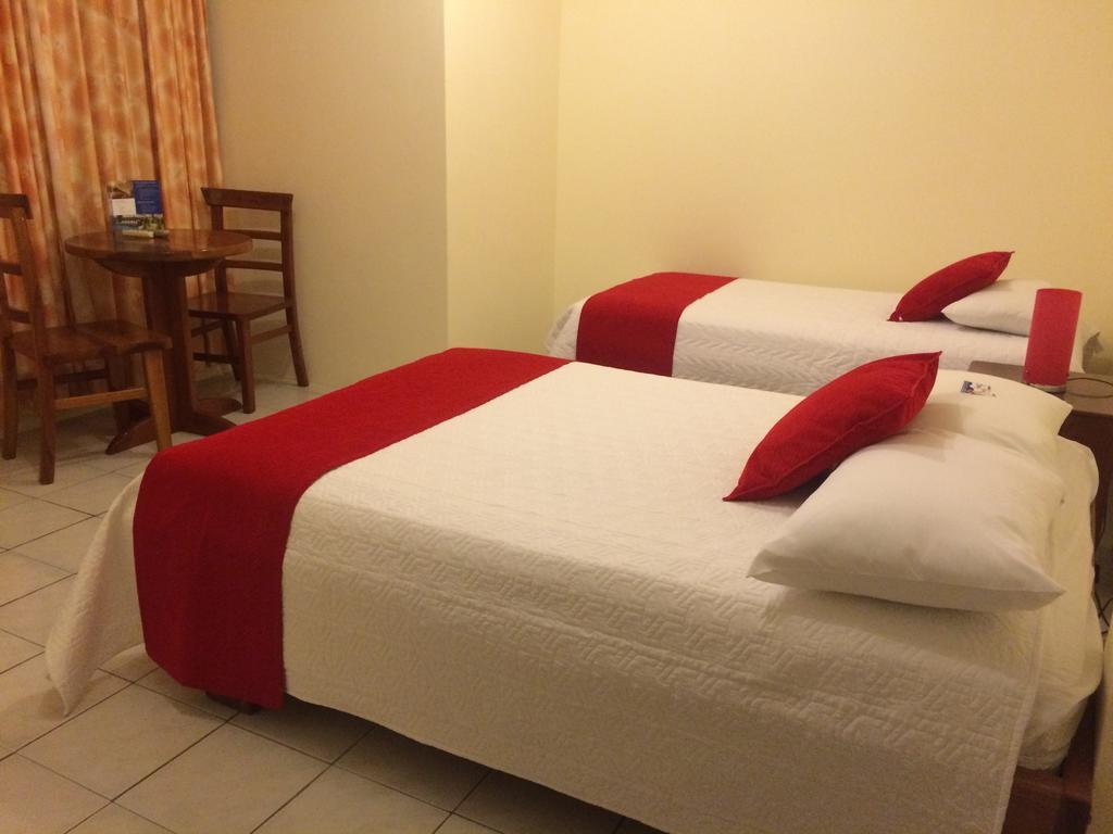 Hotel Red Booby Puerto Ayora  Ruang foto