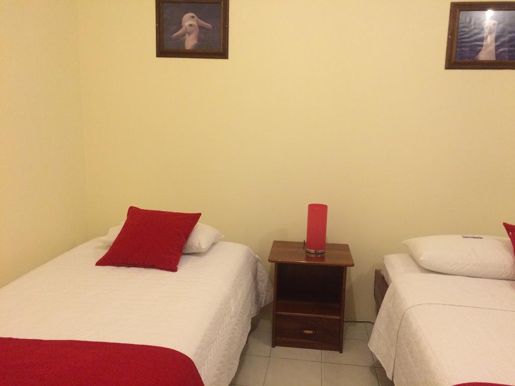 Hotel Red Booby Puerto Ayora  Ruang foto